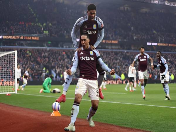 Liverpool kịp giành lại 1 điểm