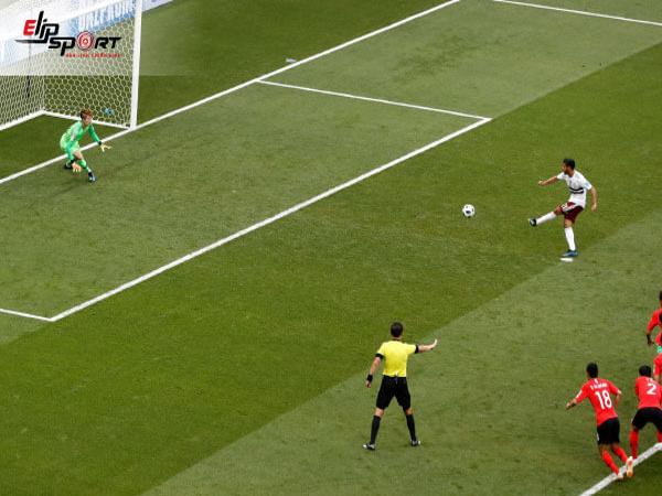 Đá phạt đền là gì – Khi đá penalty có được chuyền không