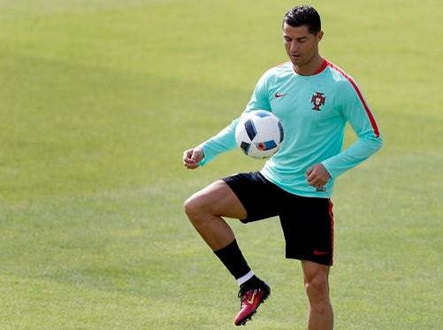 Những kỹ thuật bóng đá cơ bản nhất mà bạn nên biết