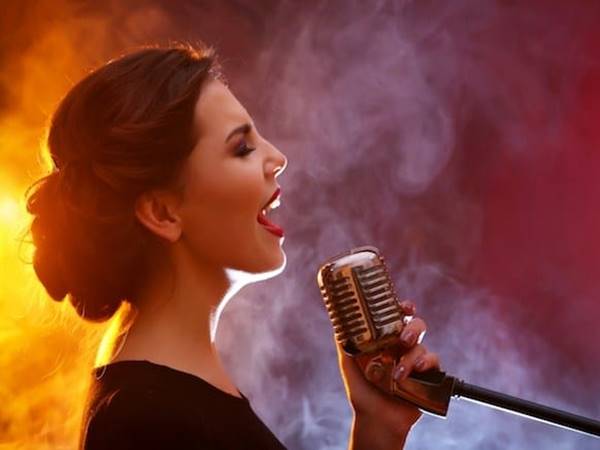 Nằm mơ thấy ca hát nên chọn lô con gì giúp bạn trúng lớn