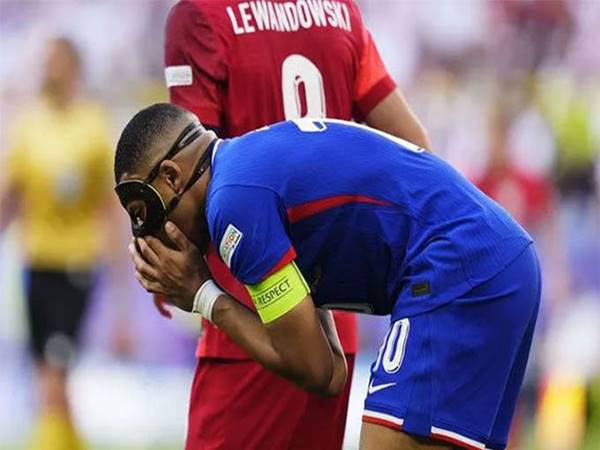 Mbappe bị tố lăng mạ Lewandowski là ‘chó đẻ’