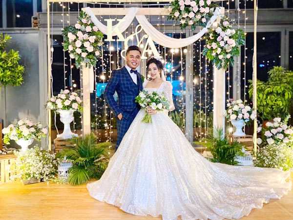 Trông thấy đi đám cưới