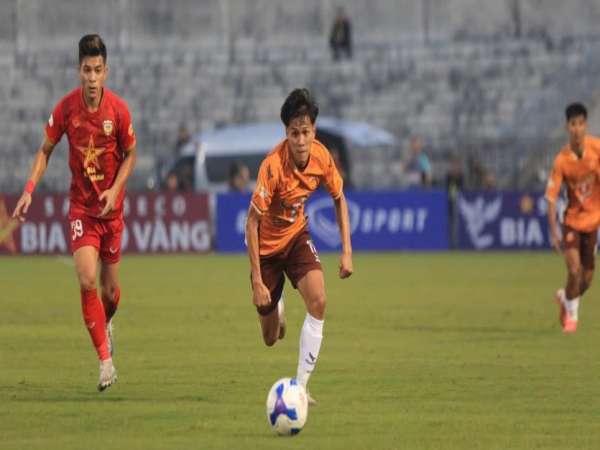 Bóng đá VN: Trần Bảo Toàn chấn thương trước ngày hội quân