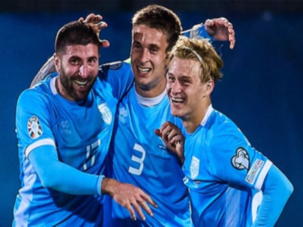 Tìm hiểu những cầu thủ yếu nhất thế giới hiện nay